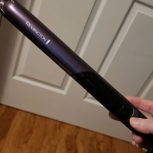 Remington 1" Hair Straightener